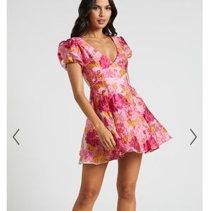 Showpo Dress never worn